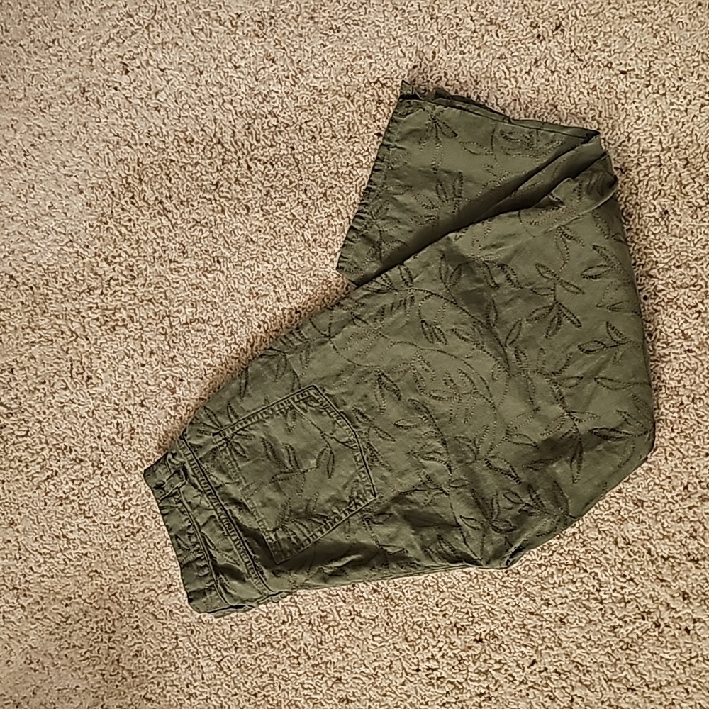 Shaver Lake Women's Capri Pants